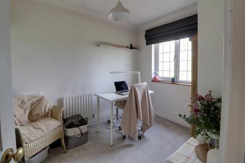 4 bedroom terraced house for sale, Lincoln Road, Stevenage SG1