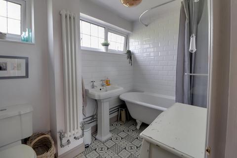 4 bedroom terraced house for sale, Lincoln Road, Stevenage SG1