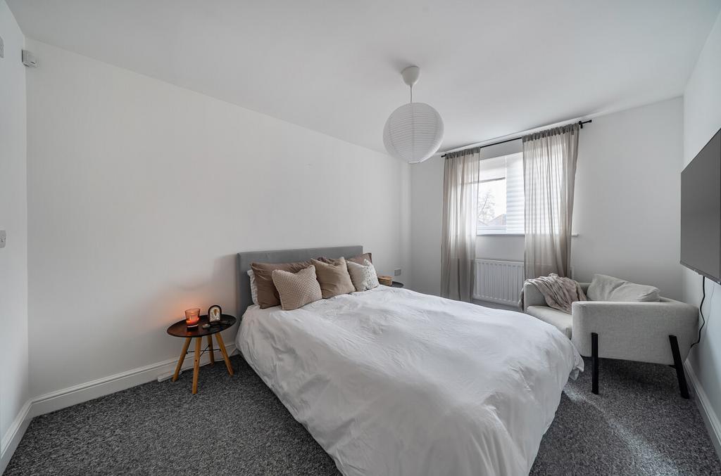 Apartment in Staffordshire - View 4