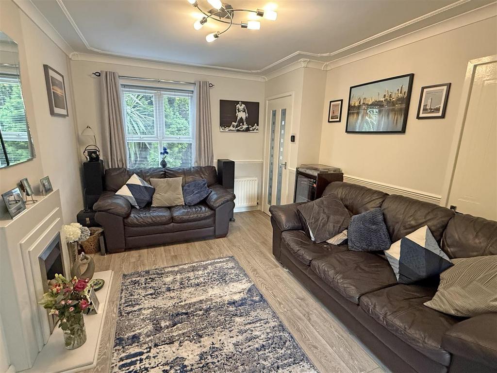 Living room a2.jpg