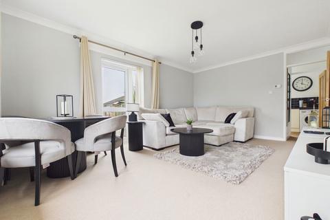 2 bedroom flat for sale, Russell Court, Bridge Close, Lancing, BN15 8BP