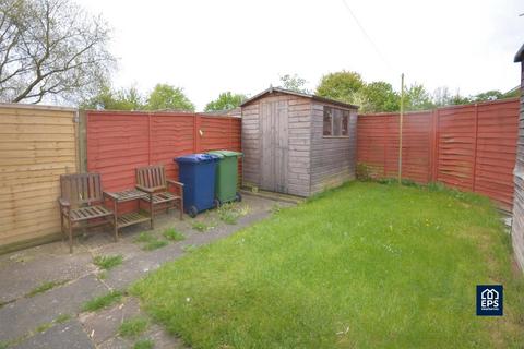 2 bedroom semi-detached house to rent, Howard Close, Cambridge