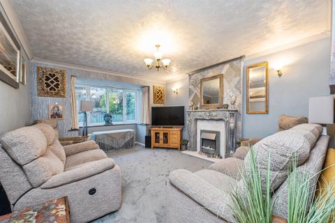 4 bedroom detached house for sale, Warneford Road, Huddersfield