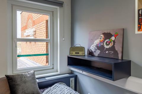 undefined, Bridge Street, Guildford GU1