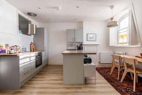 2 bedroom flat to rent, 8 Brunswick Terrace, Hove, BN3