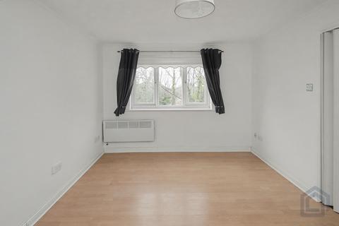 undefined, Purfleet RM19