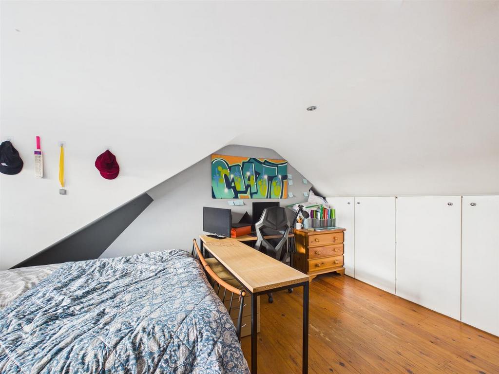 Bed 3 2.jpg