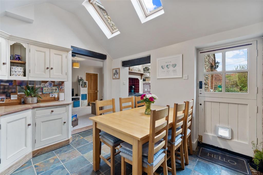 Dining/Kitchen