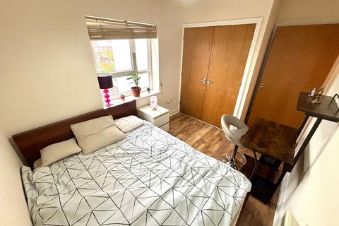 2 bedroom flat for sale, Riverside Close, Calder Court Riverside Close, RM1