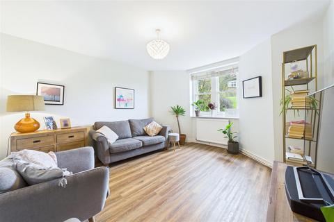 undefined, Garden flat a short distance from Clevedon Seafront