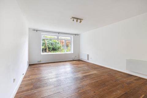 2 bedroom flat for sale, Queens Road- KINGSTON UPON THAMES