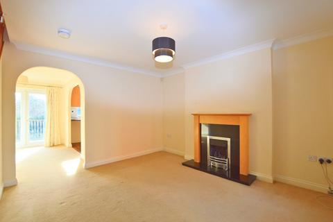 3 bedroom terraced house to rent, Kiln Avenue, Mirfield WF14