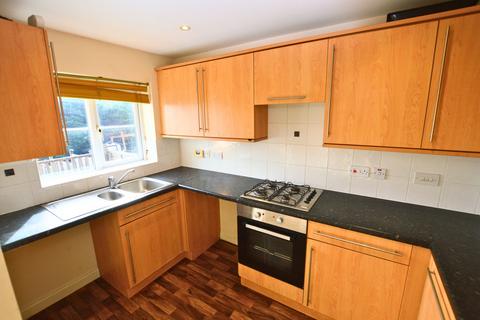 3 bedroom terraced house to rent, Kiln Avenue, Mirfield WF14