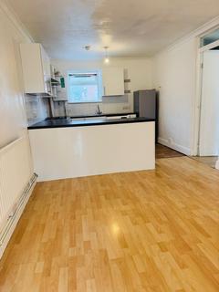2 bedroom flat to rent, Elms Lane, Wembley HA0