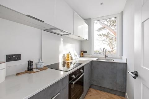 2 bedroom apartment for sale, Evergreen Place, SE23
