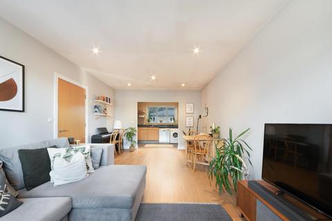 1 bedroom apartment to rent, Towergate, 112 Pages Walk, SE1