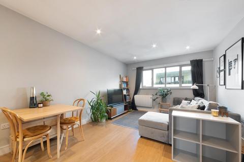 1 bedroom apartment to rent, Towergate, 112 Pages Walk, SE1