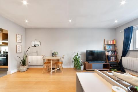 1 bedroom apartment to rent, Towergate, 112 Pages Walk, SE1