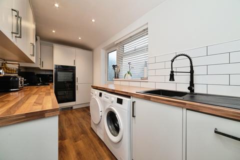 3 bedroom terraced house for sale, Priory Road, Hull