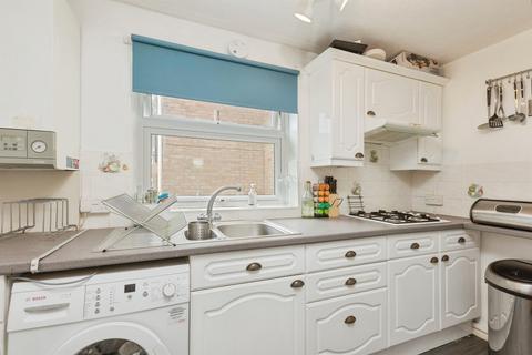 2 bedroom flat for sale, Park Road, Southborough, Tunbridge Wells