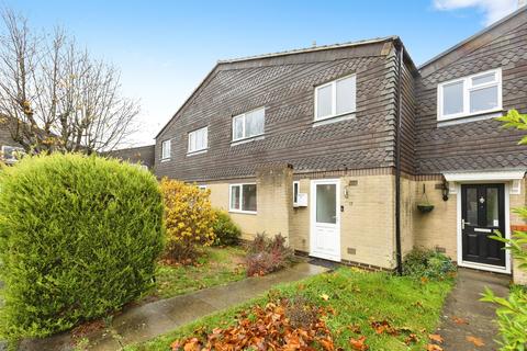 undefined, Village Close, READING