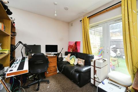 2 bedroom flat for sale, Warren Road, Brighton