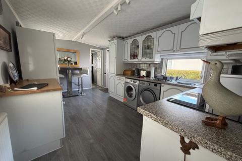 2 bedroom mobile home for sale, Pyrford
