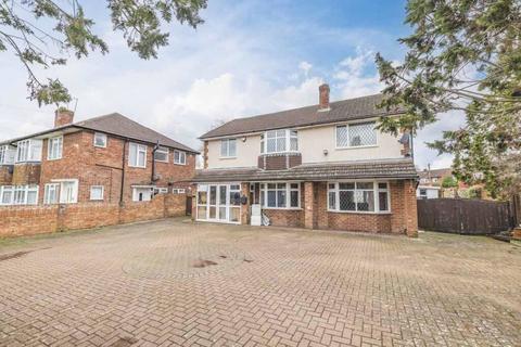 4 bedroom detached house for sale, The Close, Iver, Buckinghamshire, SL0 0HE