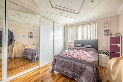 4 bedroom detached house for sale, The Close, Iver, Buckinghamshire, SL0 0HE