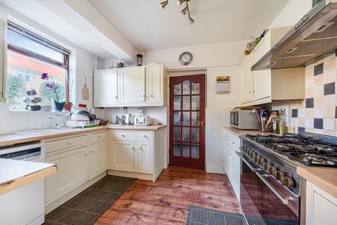4 bedroom semi-detached house for sale, Brodie Road, Enfield