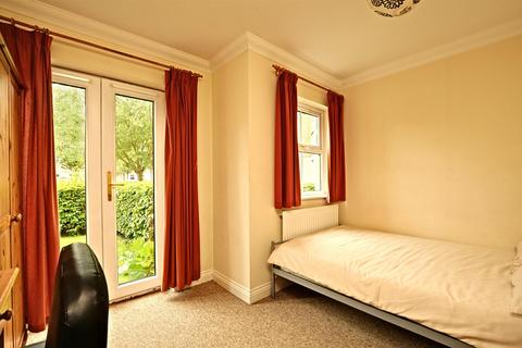 3 bedroom flat to rent, Venneit Close, Roger Dudman Way, Oxford
