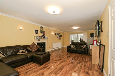 5 bedroom detached house for sale, Marlborough Court, Wisbech