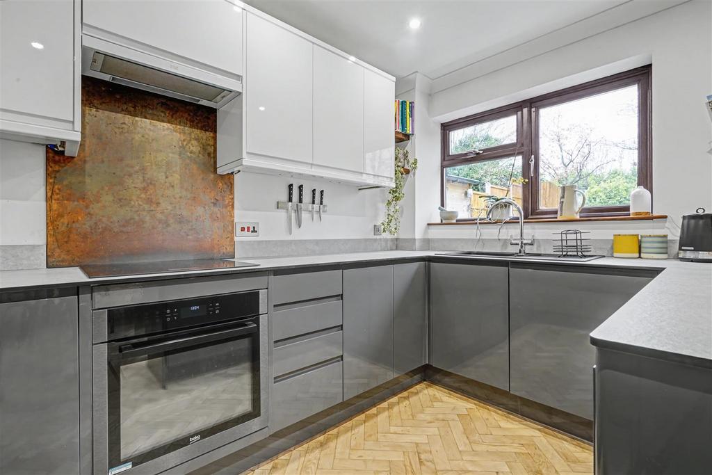 Kitchen 1 2.jpeg
