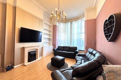 2 bedroom ground floor flat for sale, The Promenade, Southport, PR9 0DX