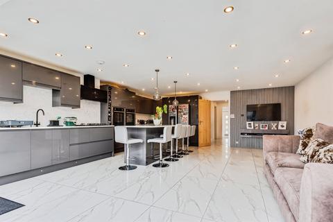 4 bedroom end of terrace house for sale, Pipkin Way, Oxford