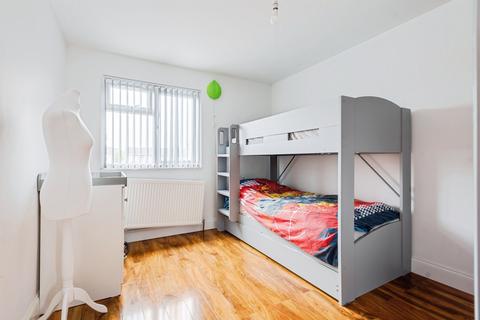 4 bedroom end of terrace house for sale, Pipkin Way, Oxford
