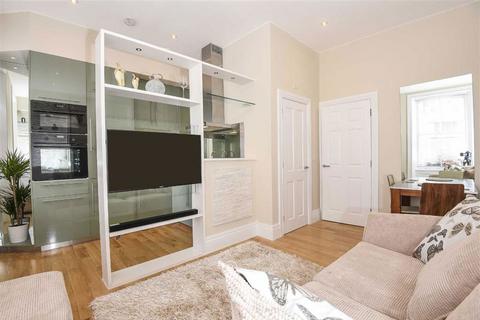 1 bedroom flat to rent, Wells Street, London W1T