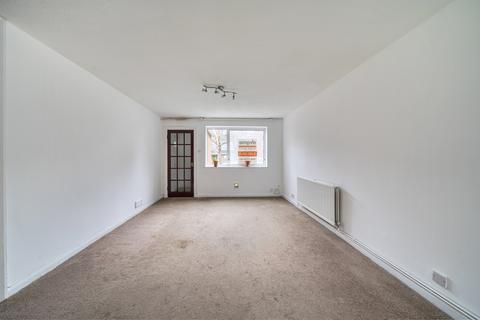 2 bedroom maisonette for sale, compton road, hayes, UB3