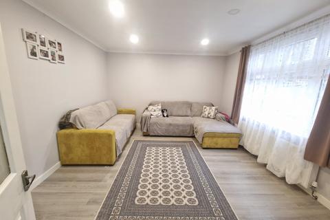 3 bedroom end of terrace house for sale, Prestwick Road, Watford