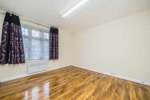 2 bedroom flat to rent, Richmond Road, Kingston Upon Thames KT2