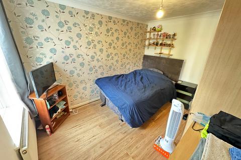 1 bedroom flat to rent, Houghton Road, Dunstable, Bedfordshire, LU5 5AA