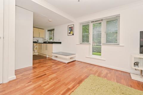 2 bedroom ground floor flat for sale, Wharf Way, Hunton Bridge, Kings Langley
