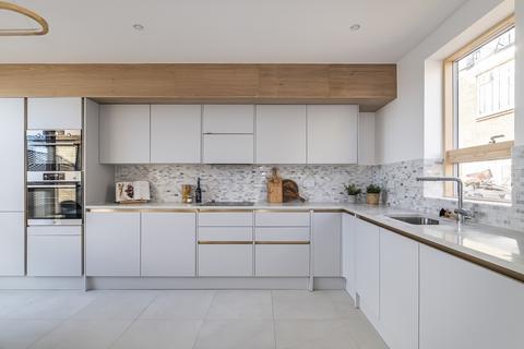 undefined, Hillside Road London SW2