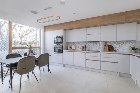 undefined, Hillside Road London SW2