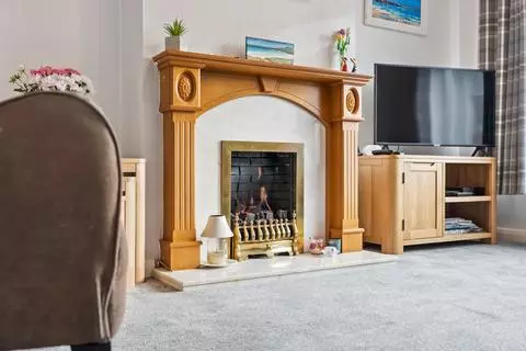 4 bedroom semi-detached house for sale - Photo 8