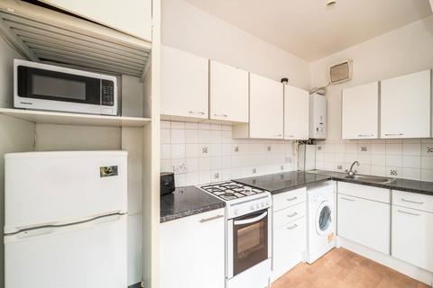 2 bedroom flat to rent, Kirkstall Road, London SW2