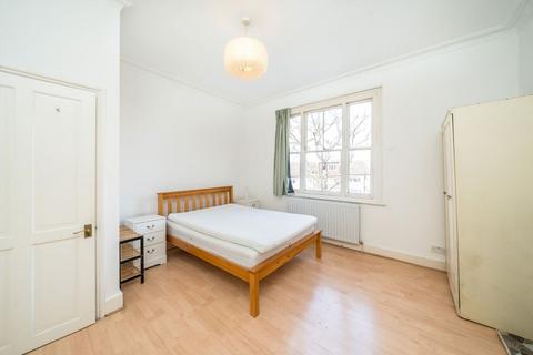 2 bedroom flat to rent, Kirkstall Road, London SW2
