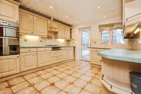 3 bedroom detached bungalow for sale, Hollies Rise, Cradley Heath