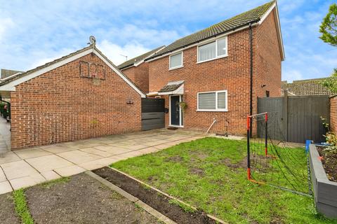 3 bedroom detached house for sale, Canons Close, Thetford