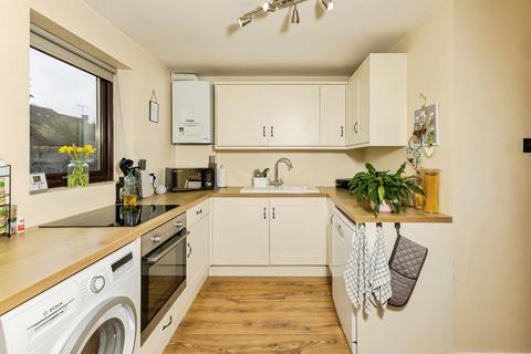 Maiden Place, Lower Earley, READING